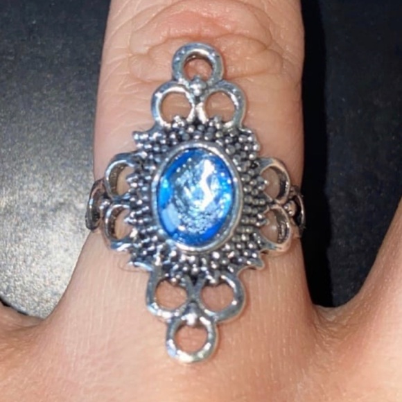 Blue Gem Wedding Ring Design Size 7.75 Sterling Silver Big 3.5 grams heavy - Picture 1 of 6